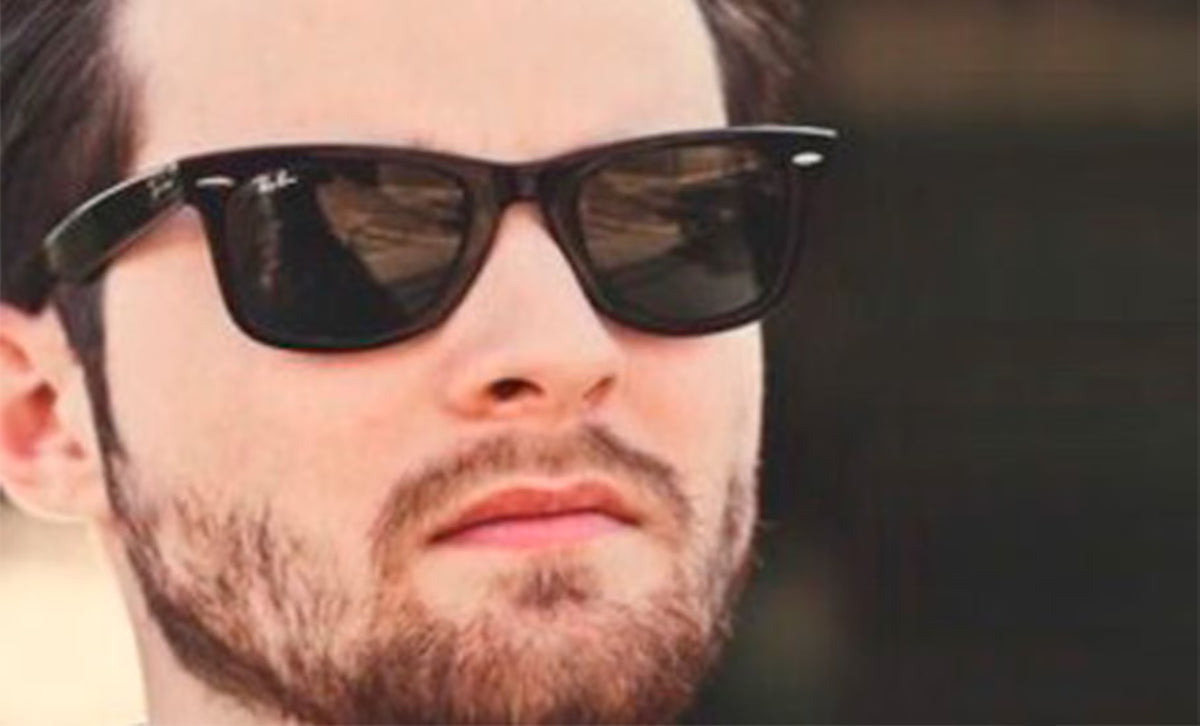 Ray-Ban New wayfarer RB2132 Black On Transparent